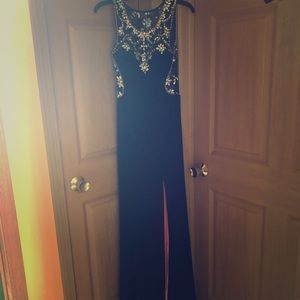 Stunning prom dress!